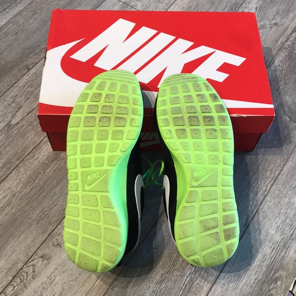 Nike Roshe Run - Picture 4 of 10
